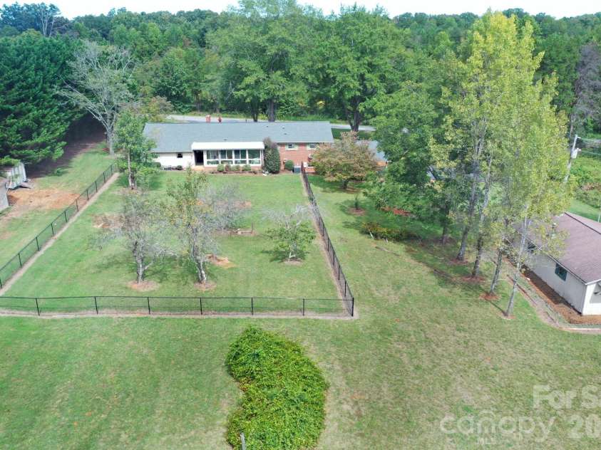 7320 Old Laurel Road, Hickory, NC 28168.  MLS# CAR4429570, YatesRealty ID 57134. 