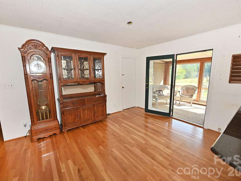 7320 Old Laurel Road, Hickory, NC 28168.  MLS# CAR4429570, YatesRealty ID 57134. 