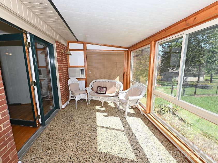 7320 Old Laurel Road, Hickory, NC 28168.  MLS# CAR4429570, YatesRealty ID 57134. Sunroom