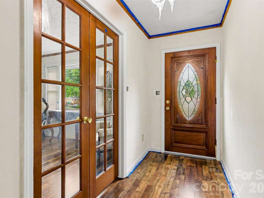 393 Carson Drive, Gastonia, NC 28052.  MLS# CAR4432402, YatesRealty ID 57135. 