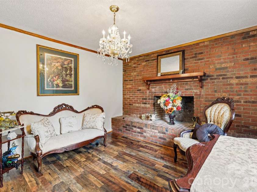 393 Carson Drive, Gastonia, NC 28052.  MLS# CAR4432402, YatesRealty ID 57135. 