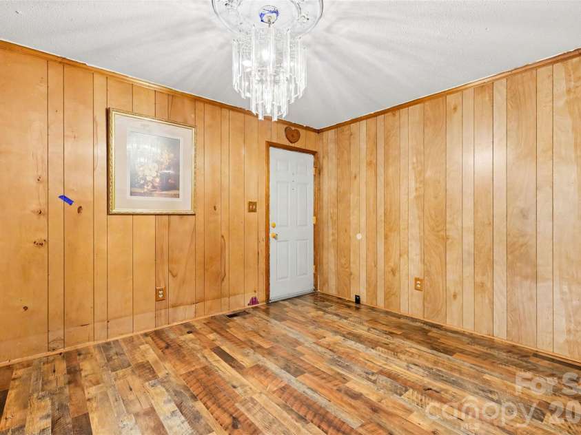 393 Carson Drive, Gastonia, NC 28052.  MLS# CAR4432402, YatesRealty ID 57135. 