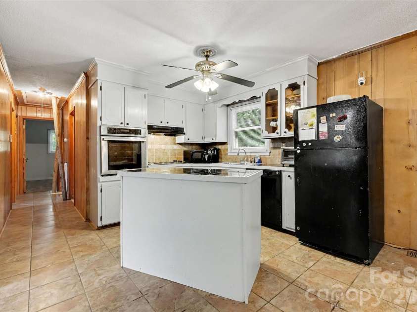 393 Carson Drive, Gastonia, NC 28052.  MLS# CAR4432402, YatesRealty ID 57135. 