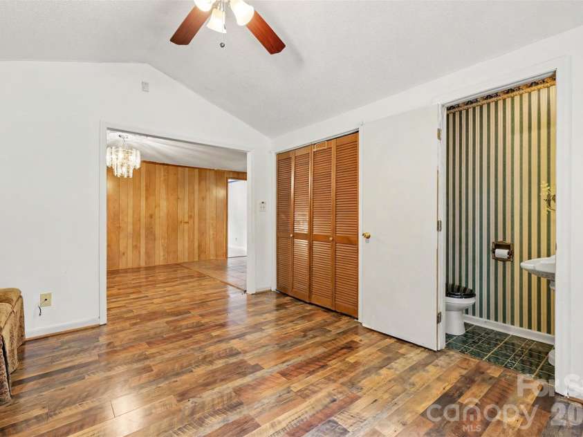 393 Carson Drive, Gastonia, NC 28052.  MLS# CAR4432402, YatesRealty ID 57135. 