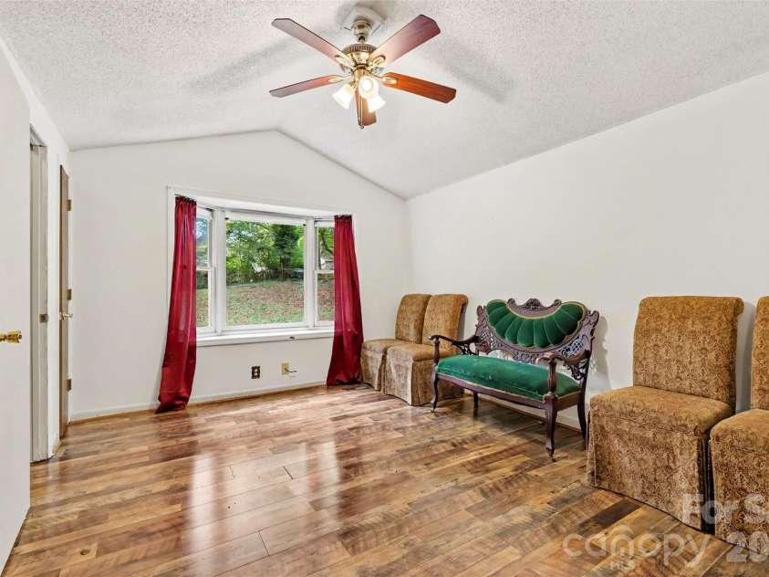 393 Carson Drive, Gastonia, NC 28052.  MLS# CAR4432402, YatesRealty ID 57135. 