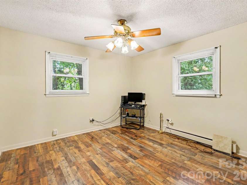 393 Carson Drive, Gastonia, NC 28052.  MLS# CAR4432402, YatesRealty ID 57135. 