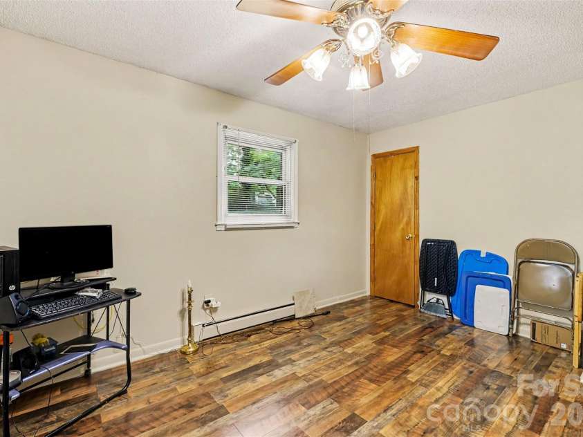 393 Carson Drive, Gastonia, NC 28052.  MLS# CAR4432402, YatesRealty ID 57135. 