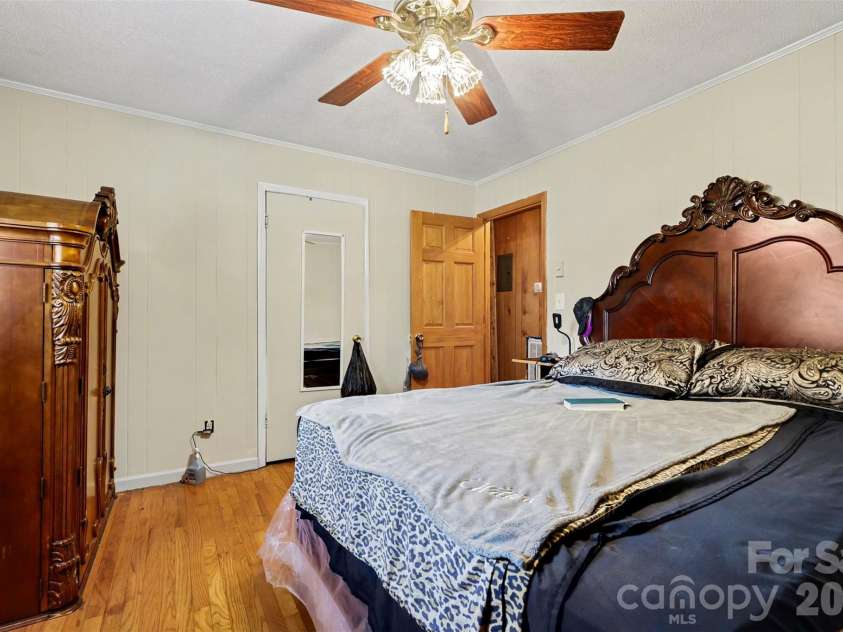 393 Carson Drive, Gastonia, NC 28052.  MLS# CAR4432402, YatesRealty ID 57135. 