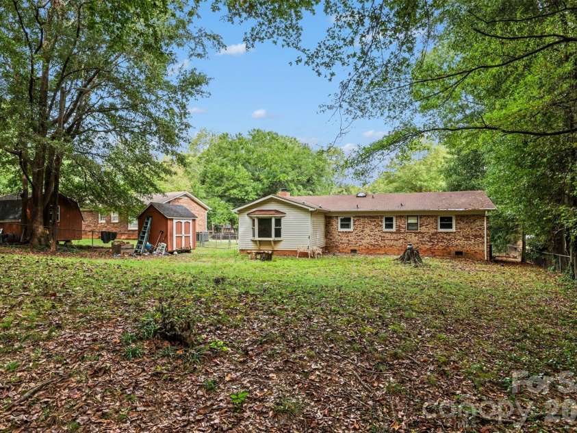 393 Carson Drive, Gastonia, NC 28052.  MLS# CAR4432402, YatesRealty ID 57135. 