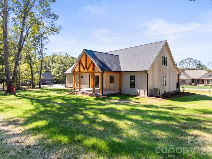 1922 Clay Hill Lane, Lincolnton, NC 28092.  MLS# CAR4434482, YatesRealty ID 57138. 