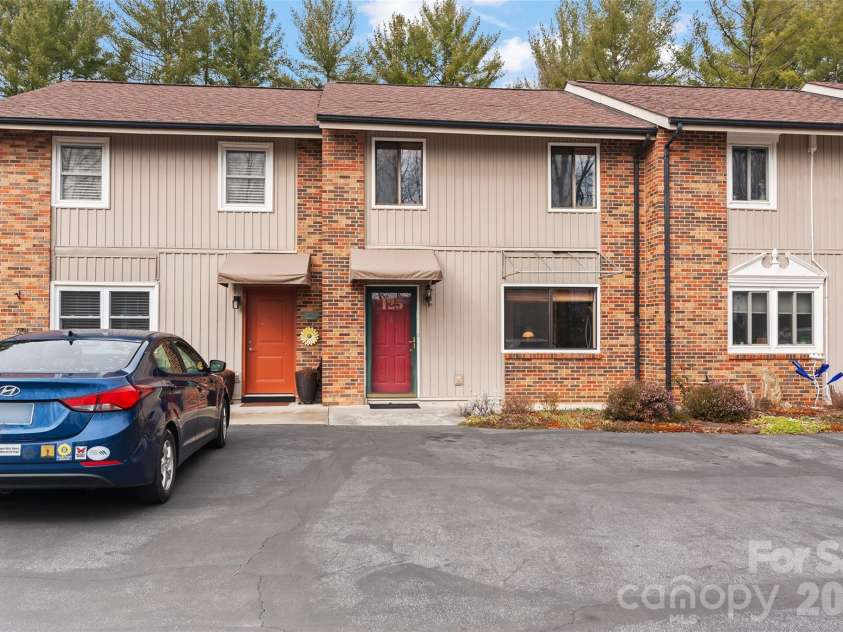 125 Winchester Drive, Waynesville, NC 28785.  MLS# CAR4359841, YatesRealty ID 5714. 