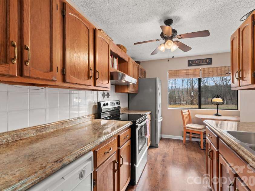 125 Winchester Drive, Waynesville, NC 28785.  MLS# CAR4359841, YatesRealty ID 5714. 