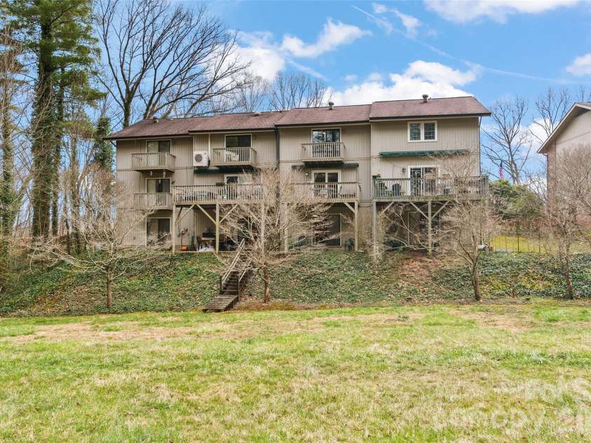 125 Winchester Drive, Waynesville, NC 28785.  MLS# CAR4359841, YatesRealty ID 5714. 