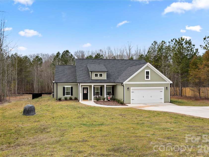 3073 Meadowcrest Drive, Clover, SC 29710.  MLS# CAR4345554, YatesRealty ID 5714. 
