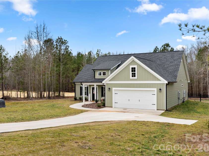 3073 Meadowcrest Drive, Clover, SC 29710.  MLS# CAR4345554, YatesRealty ID 5714. 