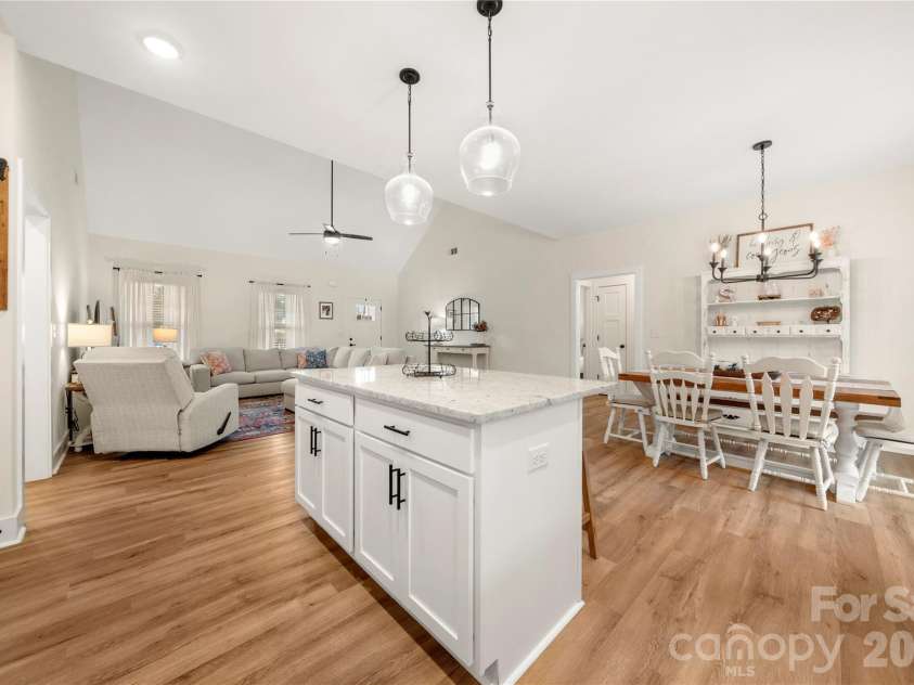 3073 Meadowcrest Drive, Clover, SC 29710.  MLS# CAR4345554, YatesRealty ID 5714. 