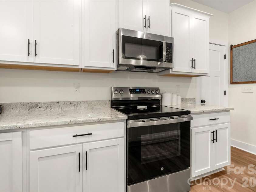 3073 Meadowcrest Drive, Clover, SC 29710.  MLS# CAR4345554, YatesRealty ID 5714. 