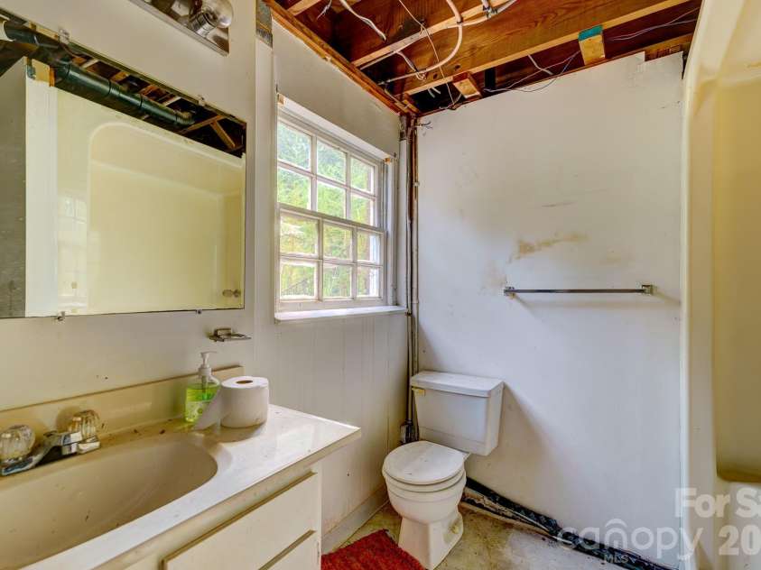 205 Forest Dellinger Road, Bessemer City, NC 28016.  MLS# CAR4428495, YatesRealty ID 57140. 