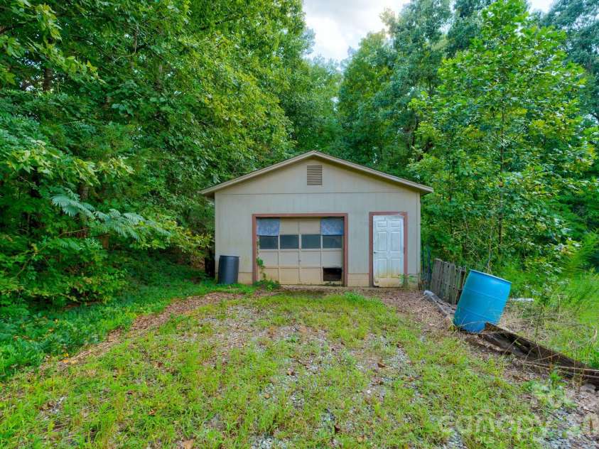205 Forest Dellinger Road, Bessemer City, NC 28016.  MLS# CAR4428495, YatesRealty ID 57140. 