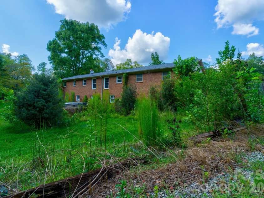 205 Forest Dellinger Road, Bessemer City, NC 28016.  MLS# CAR4428495, YatesRealty ID 57140. 