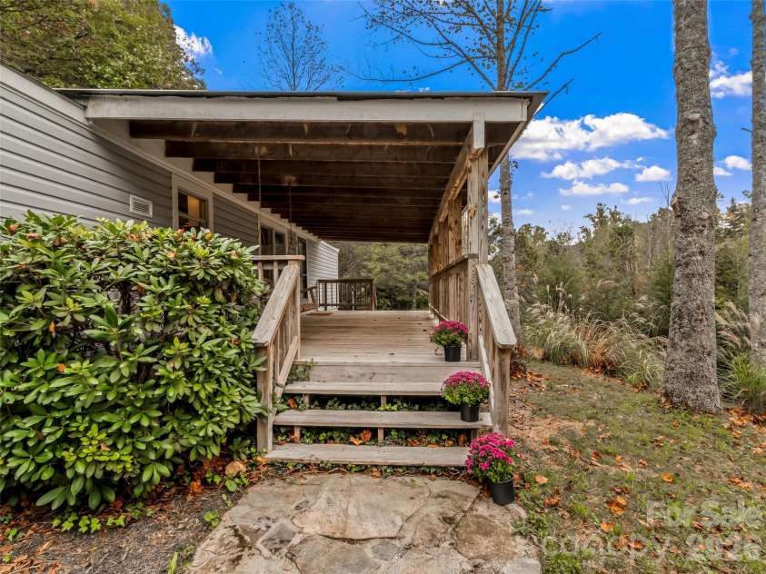 50 Wild Iris Drive, Burnsville, NC 28714.  MLS# CAR4435179, YatesRealty ID 57145. 