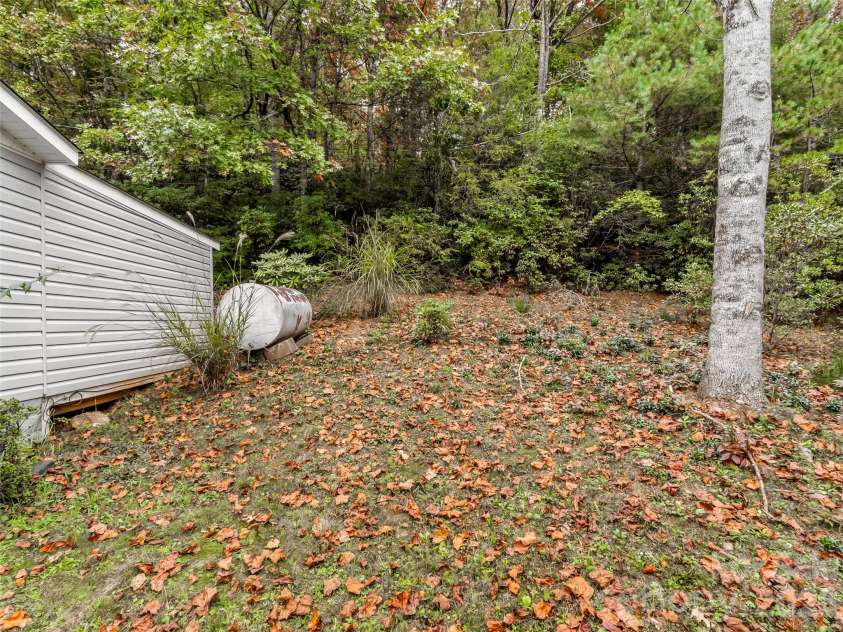 50 Wild Iris Drive, Burnsville, NC 28714.  MLS# CAR4435179, YatesRealty ID 57145. 