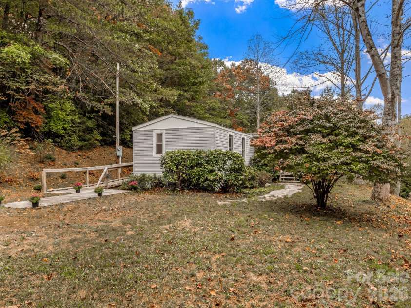 50 Wild Iris Drive, Burnsville, NC 28714.  MLS# CAR4435179, YatesRealty ID 57145. 