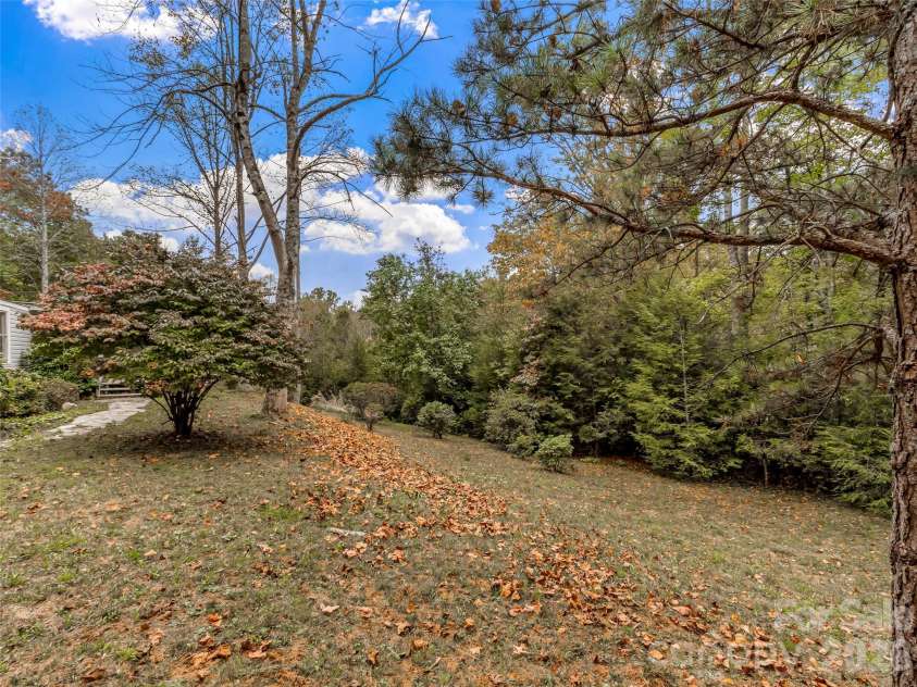 50 Wild Iris Drive, Burnsville, NC 28714.  MLS# CAR4435179, YatesRealty ID 57145. 
