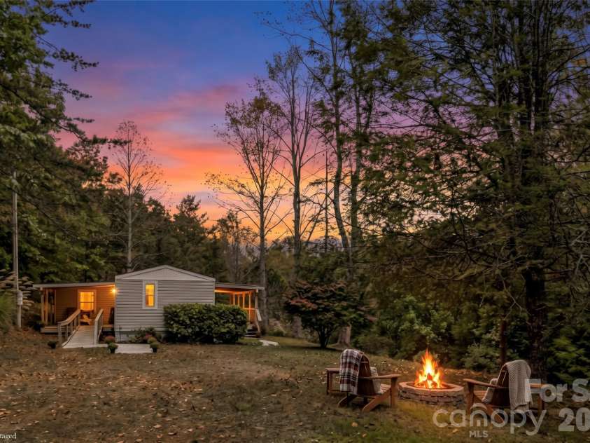 50 Wild Iris Drive, Burnsville, NC 28714.  MLS# CAR4435179, YatesRealty ID 57145. 