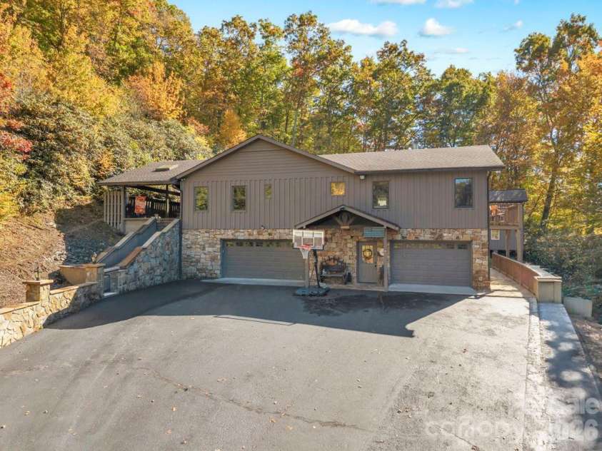 573 Watauga Street, Newland, NC 28657.  MLS# CAR4435246, YatesRealty ID 57148. 