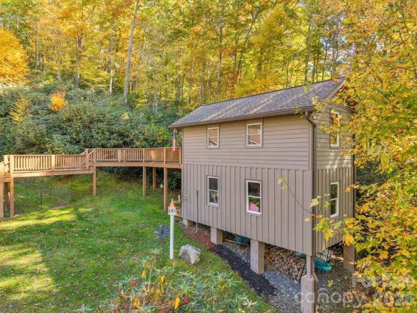 573 Watauga Street, Newland, NC 28657.  MLS# CAR4435246, YatesRealty ID 57148. 
