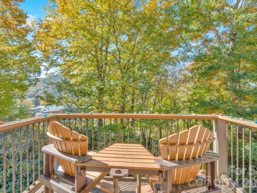 573 Watauga Street, Newland, NC 28657.  MLS# CAR4435246, YatesRealty ID 57148. 