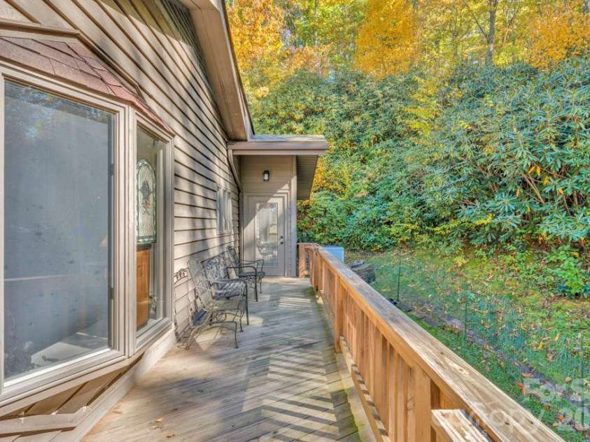 573 Watauga Street, Newland, NC 28657.  MLS# CAR4435246, YatesRealty ID 57148. 