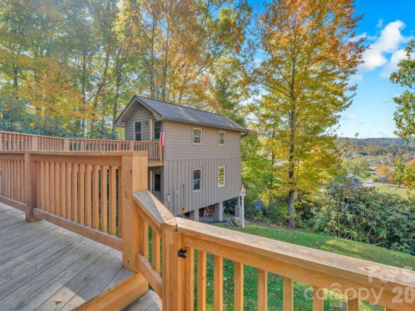 573 Watauga Street, Newland, NC 28657.  MLS# CAR4435246, YatesRealty ID 57148. 