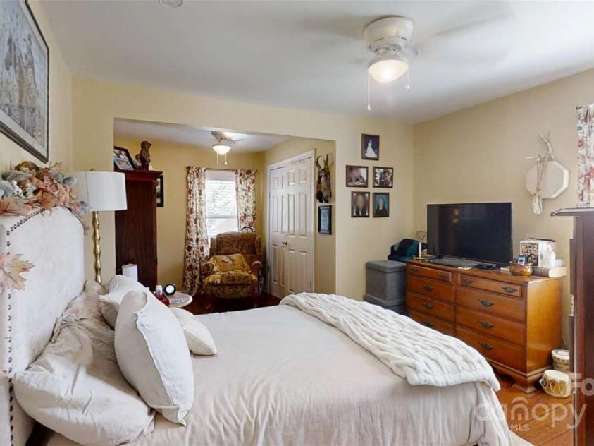 608 Forney Avenue, Lincolnton, NC 28092.  MLS# CAR4242477, YatesRealty ID 5715. 