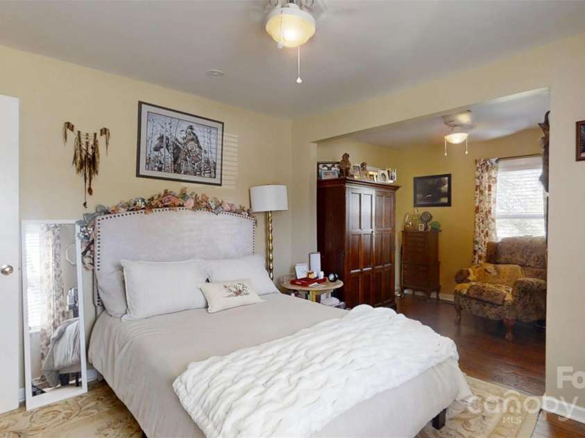 608 Forney Avenue, Lincolnton, NC 28092.  MLS# CAR4242477, YatesRealty ID 5715. 