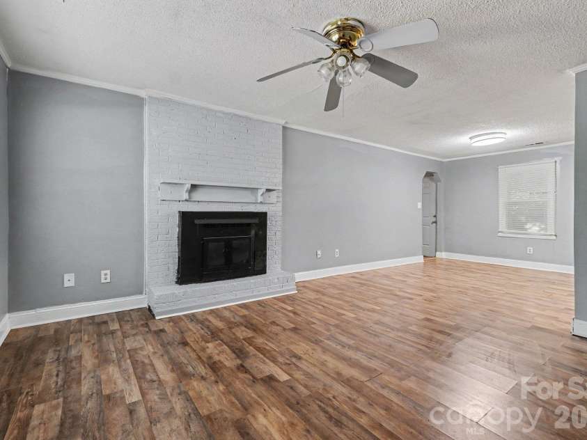 306 Hubbard Street, Lincolnton, NC 28092.  MLS# CAR4435443, YatesRealty ID 57150. 