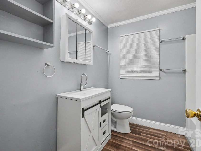 306 Hubbard Street, Lincolnton, NC 28092.  MLS# CAR4435443, YatesRealty ID 57150. 
