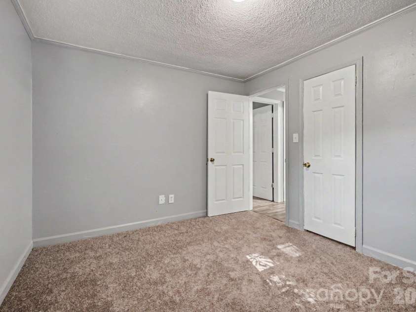 306 Hubbard Street, Lincolnton, NC 28092.  MLS# CAR4435443, YatesRealty ID 57150. 