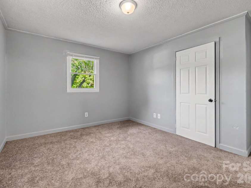 306 Hubbard Street, Lincolnton, NC 28092.  MLS# CAR4435443, YatesRealty ID 57150. 