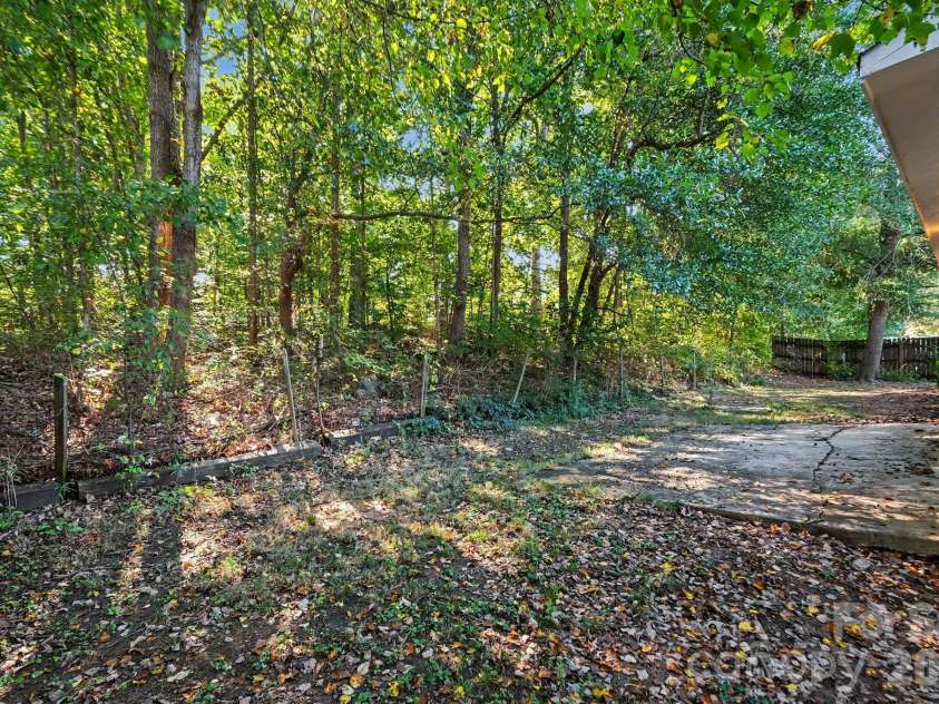 306 Hubbard Street, Lincolnton, NC 28092.  MLS# CAR4435443, YatesRealty ID 57150. 