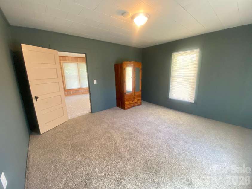 5924 Chapman Drive, Morganton, NC 28655.  MLS# CAR4434311, YatesRealty ID 57151. 