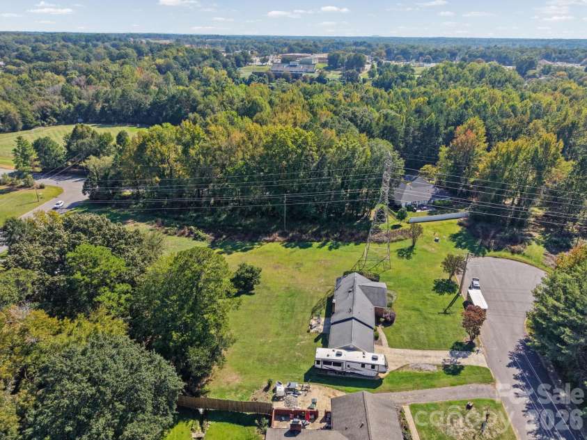 3152 Erskine Drive, Gastonia, NC 28054.  MLS# CAR4435462, YatesRealty ID 57152. 