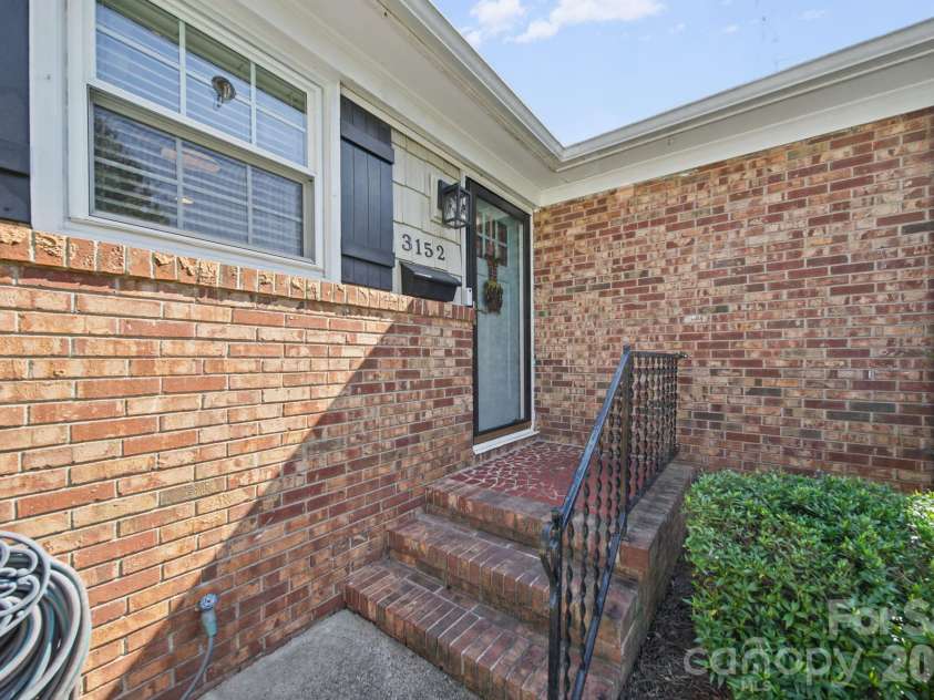 3152 Erskine Drive, Gastonia, NC 28054.  MLS# CAR4435462, YatesRealty ID 57152. 