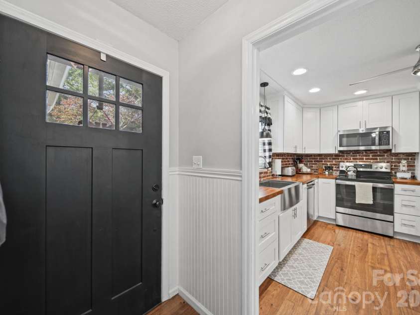 3152 Erskine Drive, Gastonia, NC 28054.  MLS# CAR4435462, YatesRealty ID 57152. 