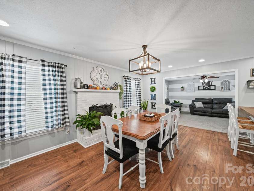 3152 Erskine Drive, Gastonia, NC 28054.  MLS# CAR4435462, YatesRealty ID 57152. 