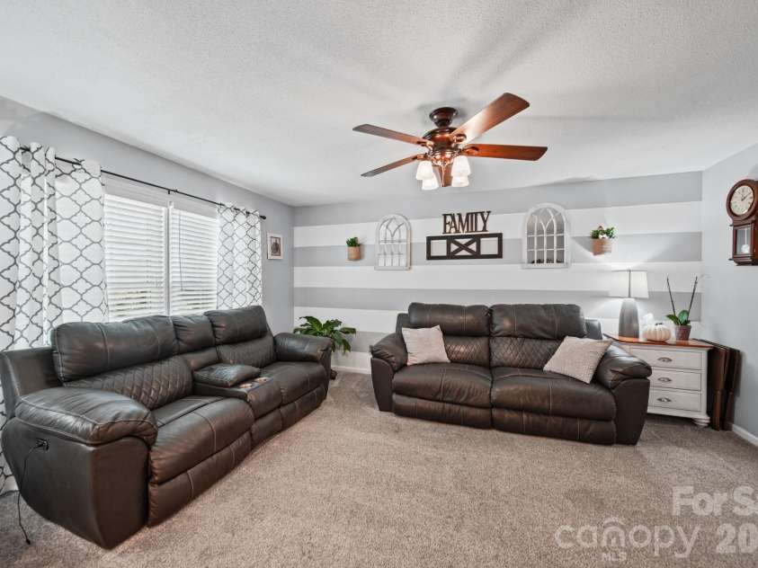 3152 Erskine Drive, Gastonia, NC 28054.  MLS# CAR4435462, YatesRealty ID 57152. 