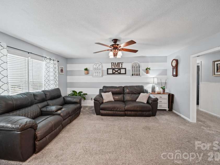 3152 Erskine Drive, Gastonia, NC 28054.  MLS# CAR4435462, YatesRealty ID 57152. 