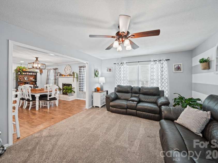 3152 Erskine Drive, Gastonia, NC 28054.  MLS# CAR4435462, YatesRealty ID 57152. 