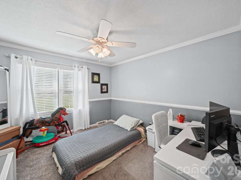 3152 Erskine Drive, Gastonia, NC 28054.  MLS# CAR4435462, YatesRealty ID 57152. 